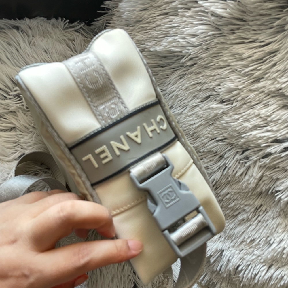 Authentic Chanel Sport Line crossbody/Messenger Bag 😆 - Picture 4 of 6